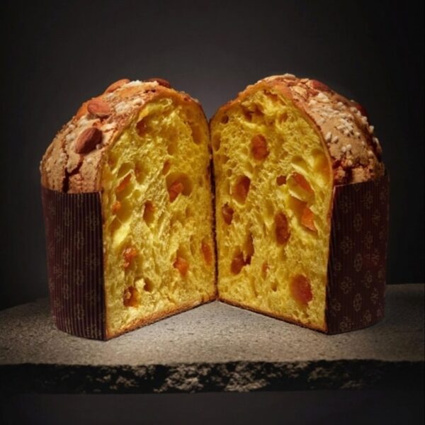 Panettone Artigianale con Albicocche "Pellecchielle" del Vesuvio